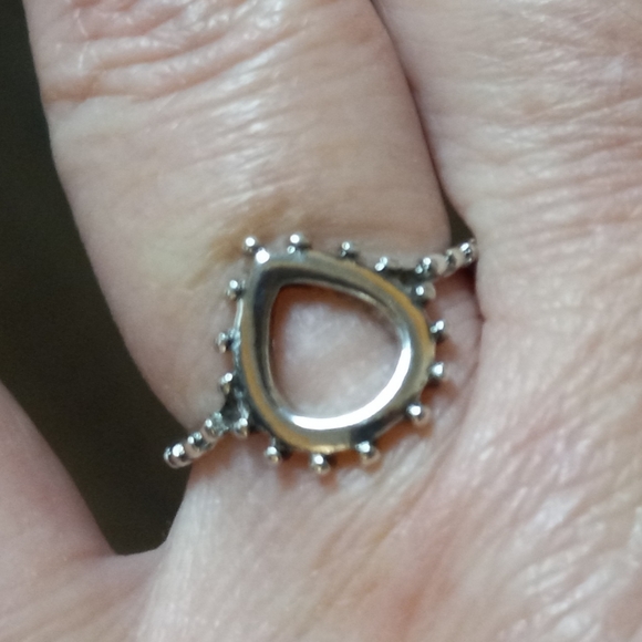 Hollow Silver Plated Teardrop Ring Size 7 - Picture 4 of 4